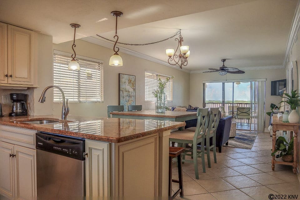 Newly renovated and decorated Carlos Pointe 321
