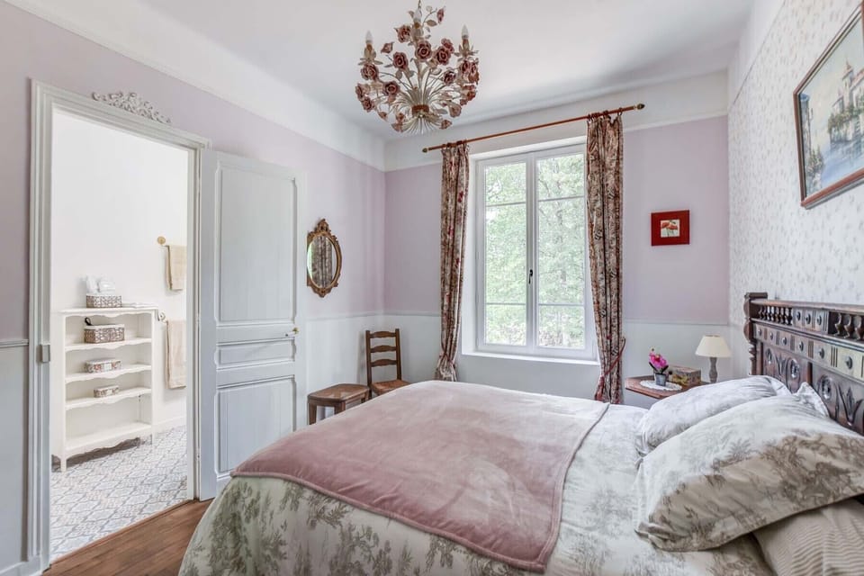 Comfort Double Room | Premium bedding, pillowtop beds, free WiFi, bed sheets