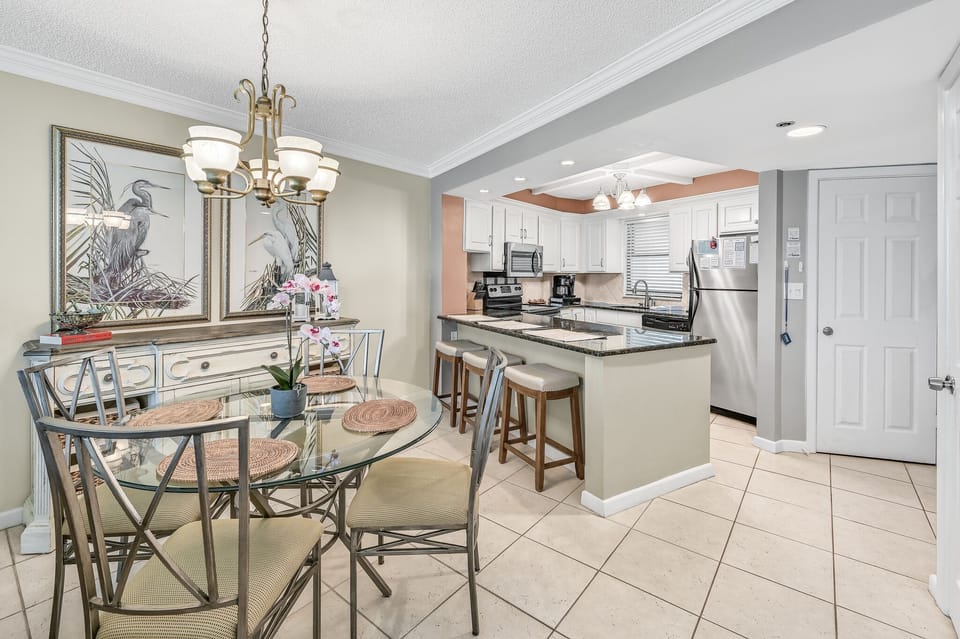 Dining & Kitchen