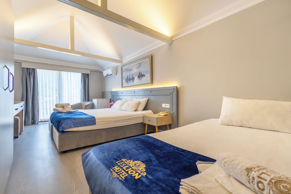 Deluxe Room | Egyptian cotton sheets, premium bedding, minibar, in-room safe