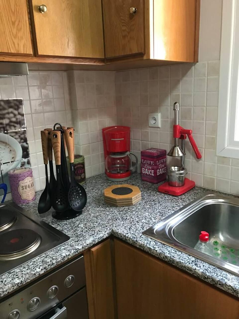 Apartment | Private kitchen | Fridge, microwave, oven, stovetop
