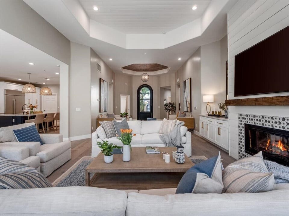 Open floor plan with a circular flow is optimal for living and entertaining.