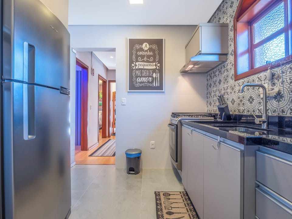 Family Apartment | Private kitchen | Full-size fridge, microwave, oven, toaster