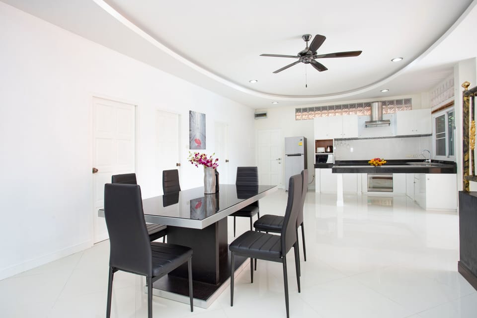 Elite Villa | In-room dining