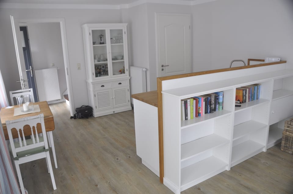 Apartment, Multiple Beds, Patio, Courtyard View | Free WiFi, bed sheets