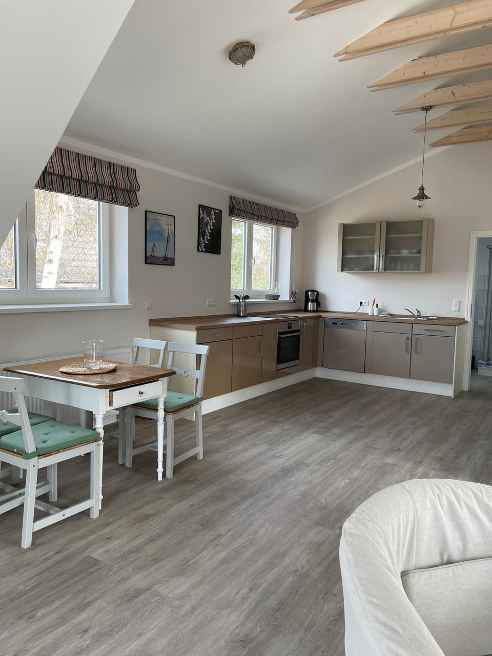 Apartment, 1 King Bed, Balcony, Garden View | Private kitchen