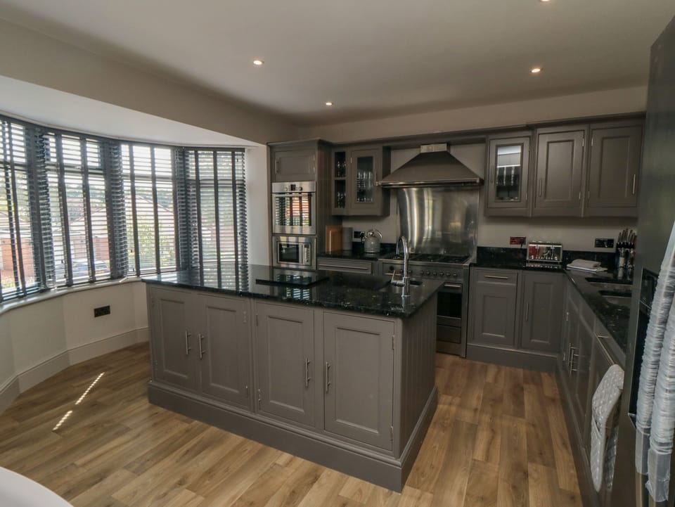 Fridge, dishwasher, electric kettle, toaster