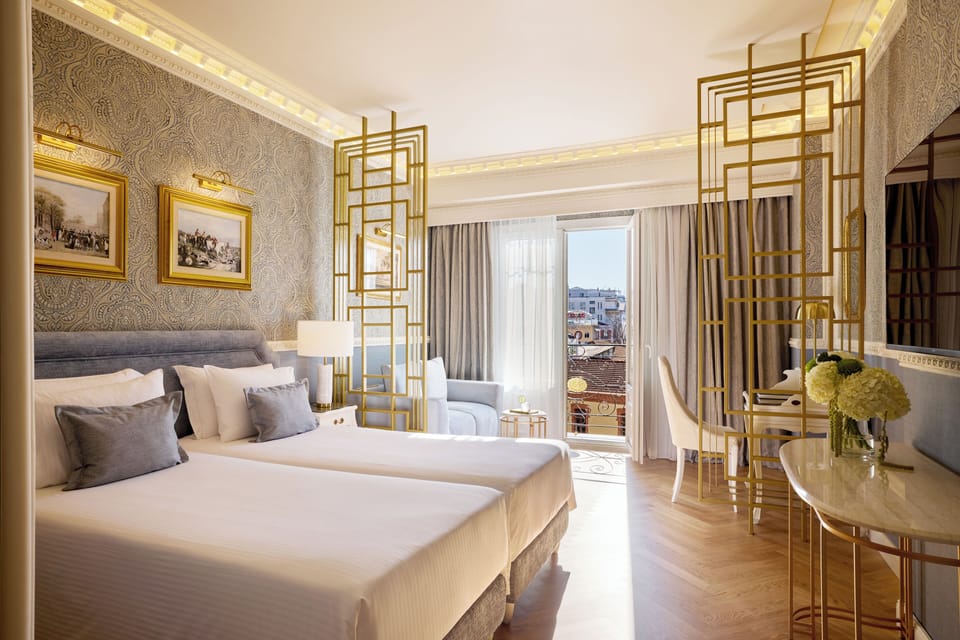 Deluxe Suite Twin Beds with Ladadika View | Premium bedding, minibar, in-room safe, desk