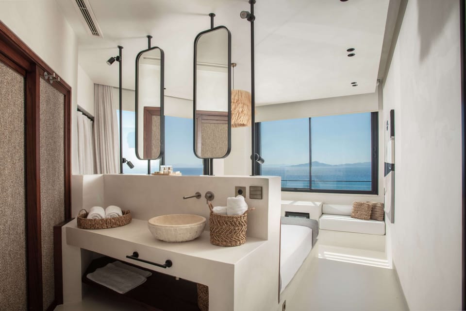 Exclusive Room, 1 Queen Bed, Pool Access, Sea View | Egyptian cotton sheets, premium bedding, memory foam beds, minibar