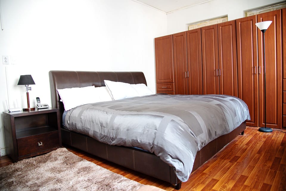 Bedroom master