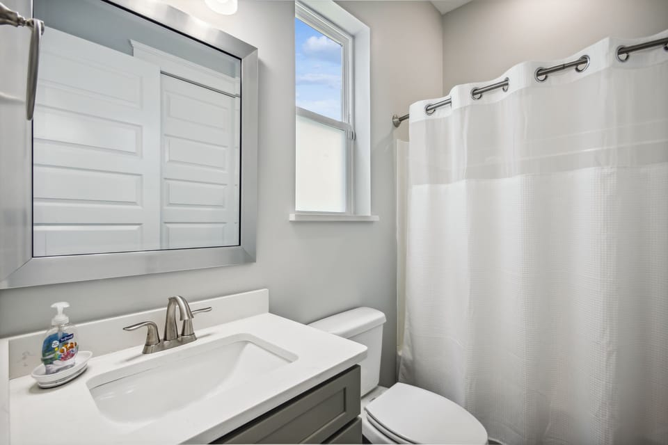 guest room private bath