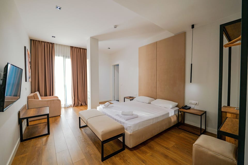 Deluxe Double Room | Free WiFi, bed sheets