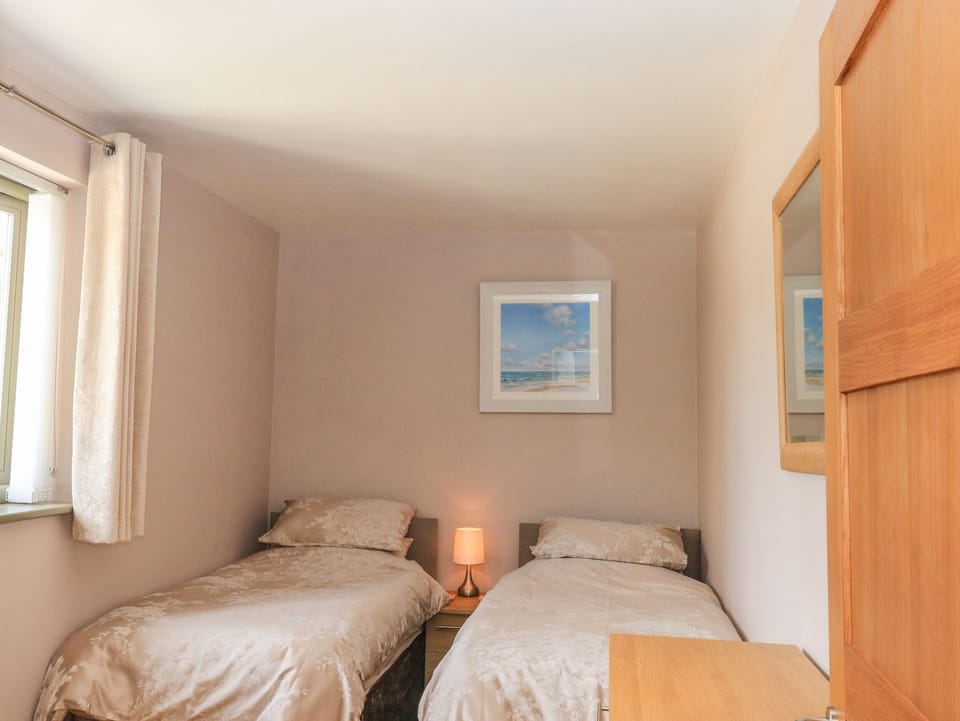 2 bedrooms, individually decorated, individually furnished, free WiFi