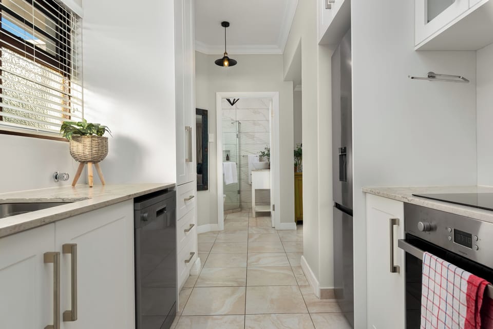 Luxury Apartment | Private kitchen | Fridge, microwave, oven, stovetop