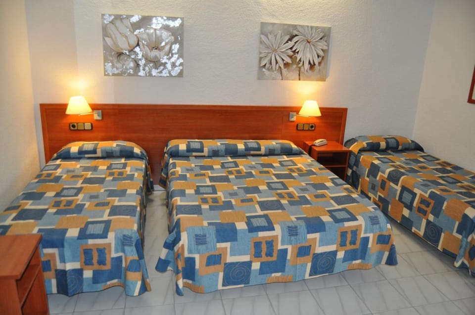 Desk, blackout drapes, free WiFi, bed sheets
