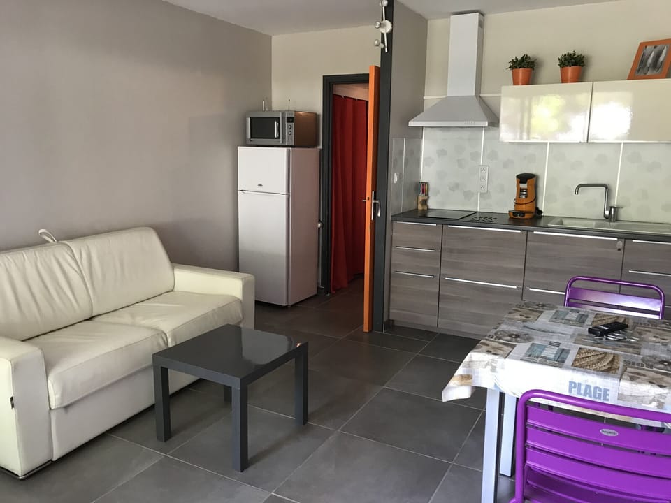 Beautiful fitted and well-equipped kitchen

