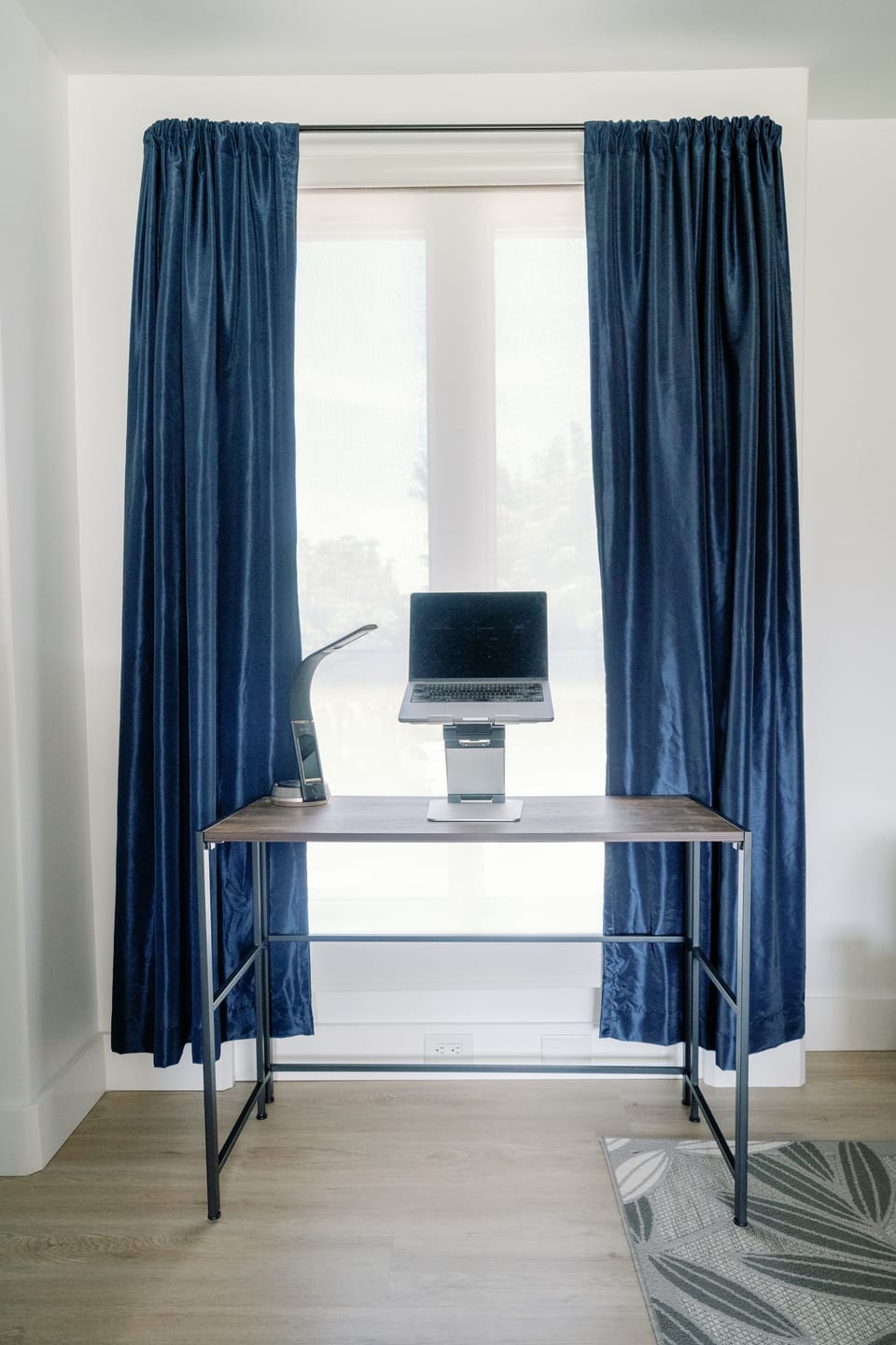 Additional working desk for the bedroom (stored under the bed) 