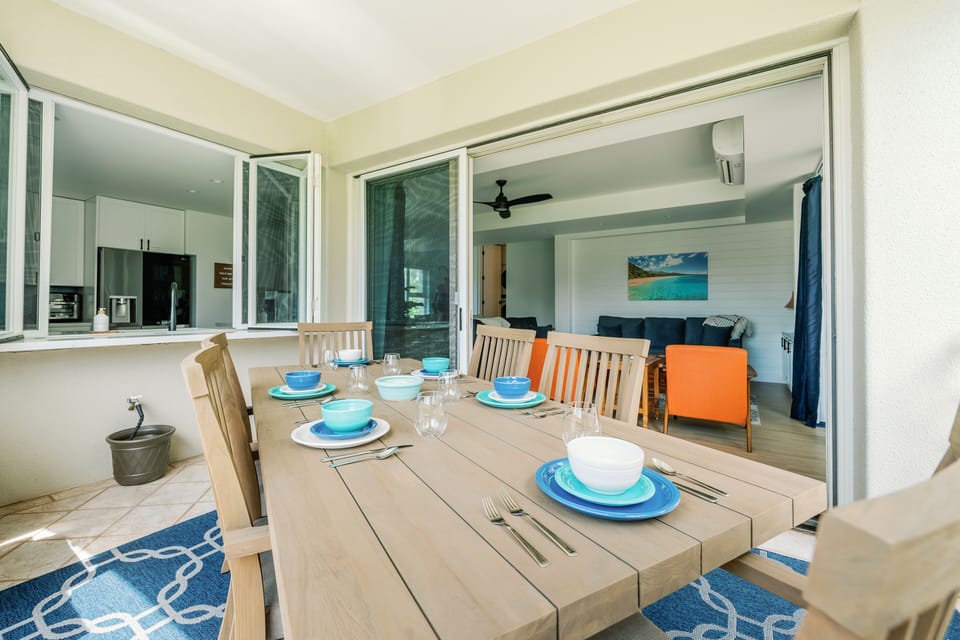 Dining Lanai 