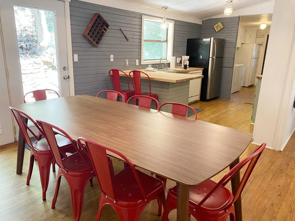 Plenty of room for everyone around the dining table.