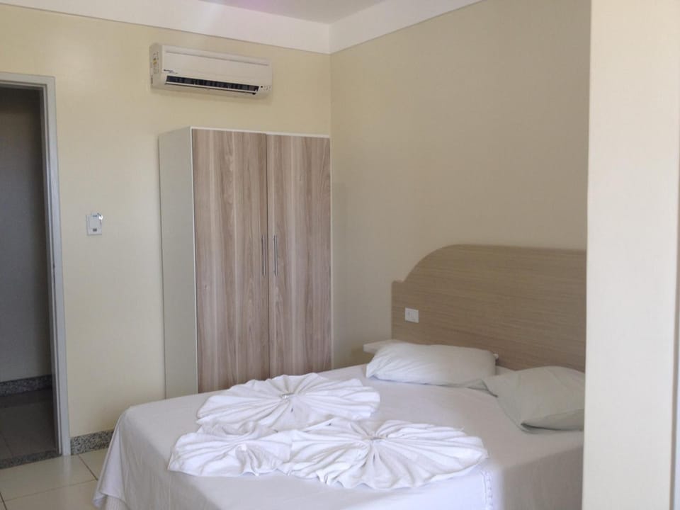 Minibar, desk, free WiFi, bed sheets