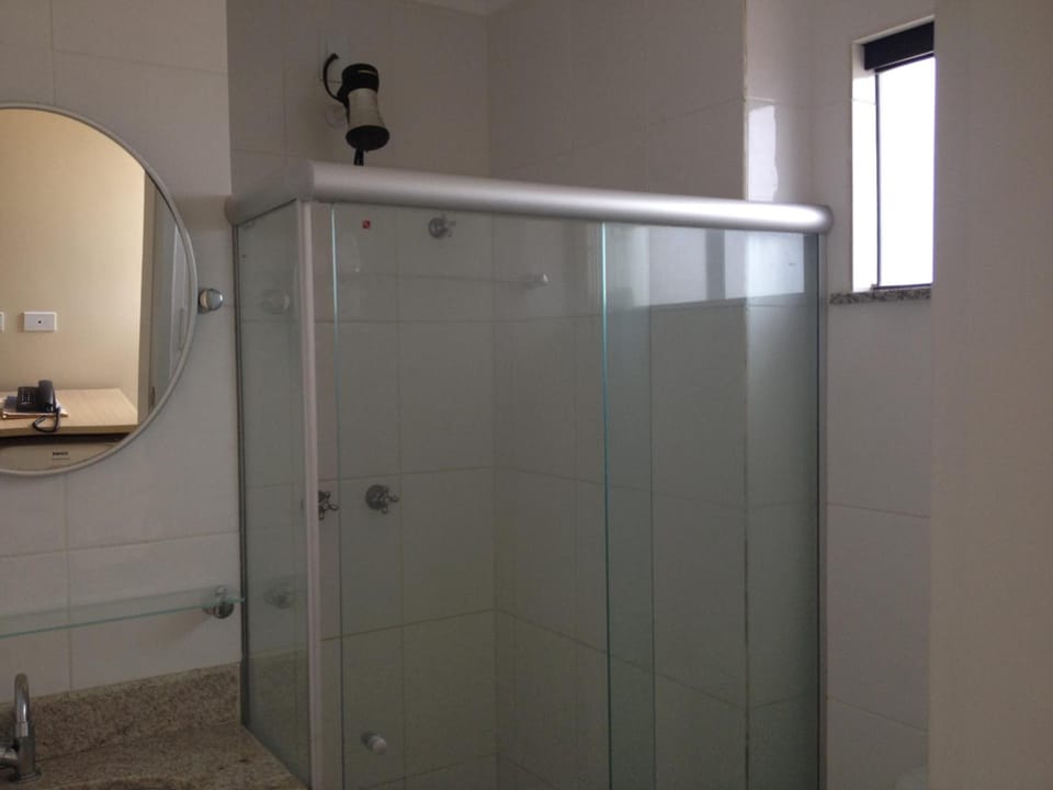 Shower, free toiletries, towels