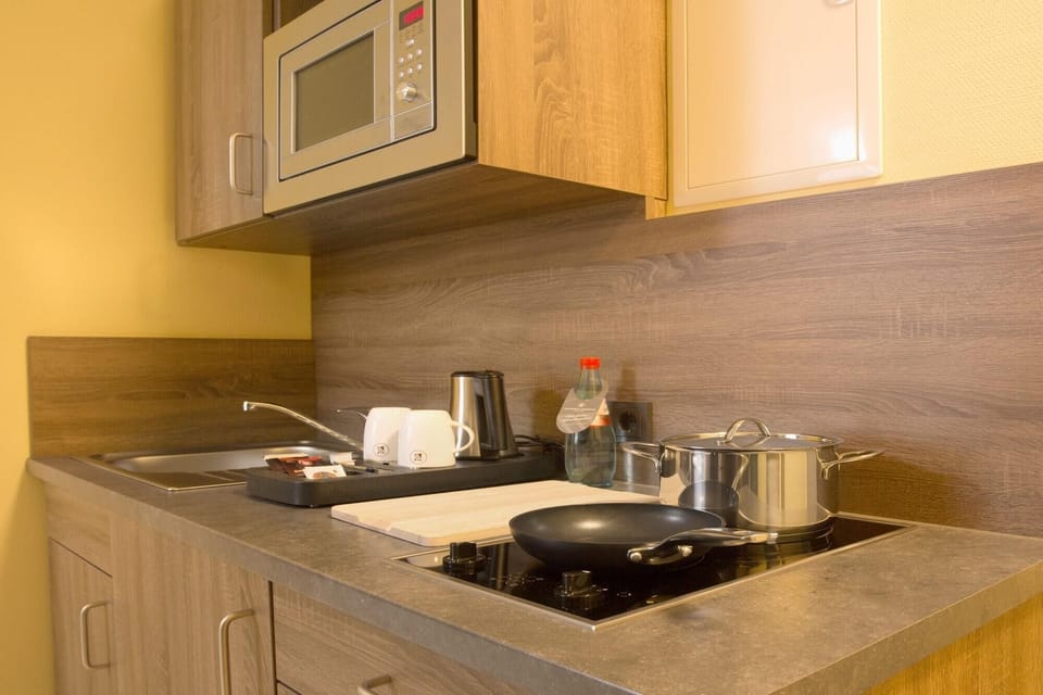 1 bedroom, premium bedding, pillowtop beds, in-room safe