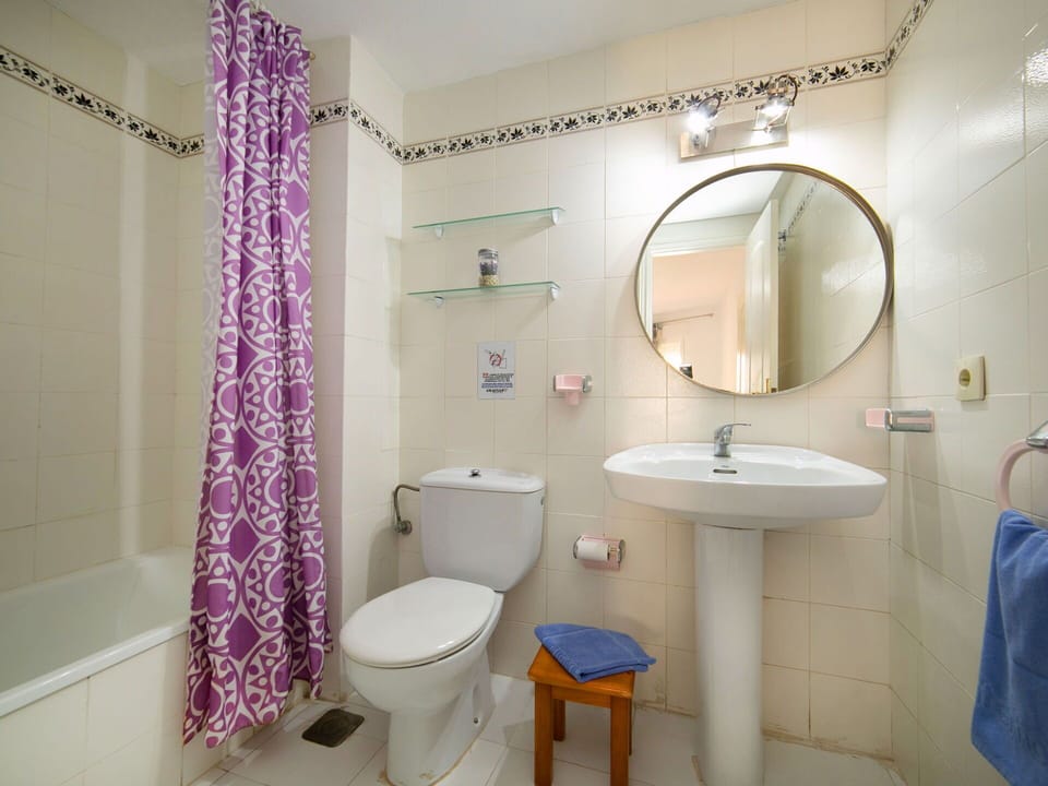 Mirror, Plumbing Fixture, Sink, Property, Tap, Bathroom Sink, Purple, Bathroom, Blue, Toilet Seat