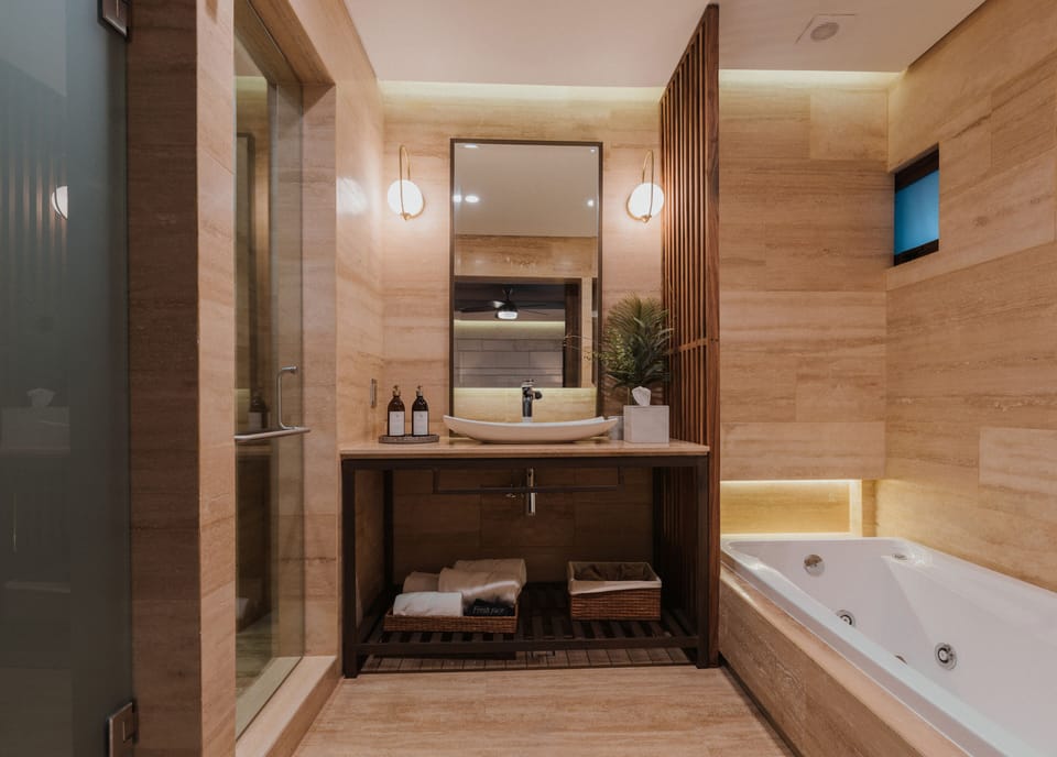 Deluxe Double Room, Hot Tub | Egyptian cotton sheets, premium bedding, down comforters