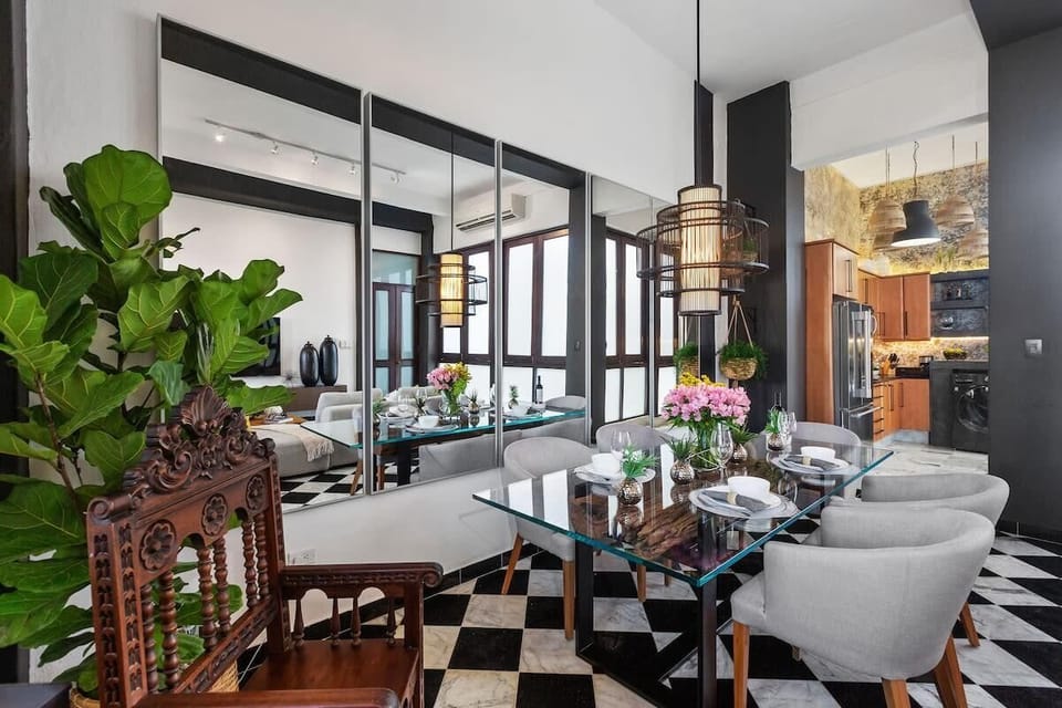 Formal dining room besides kitchen