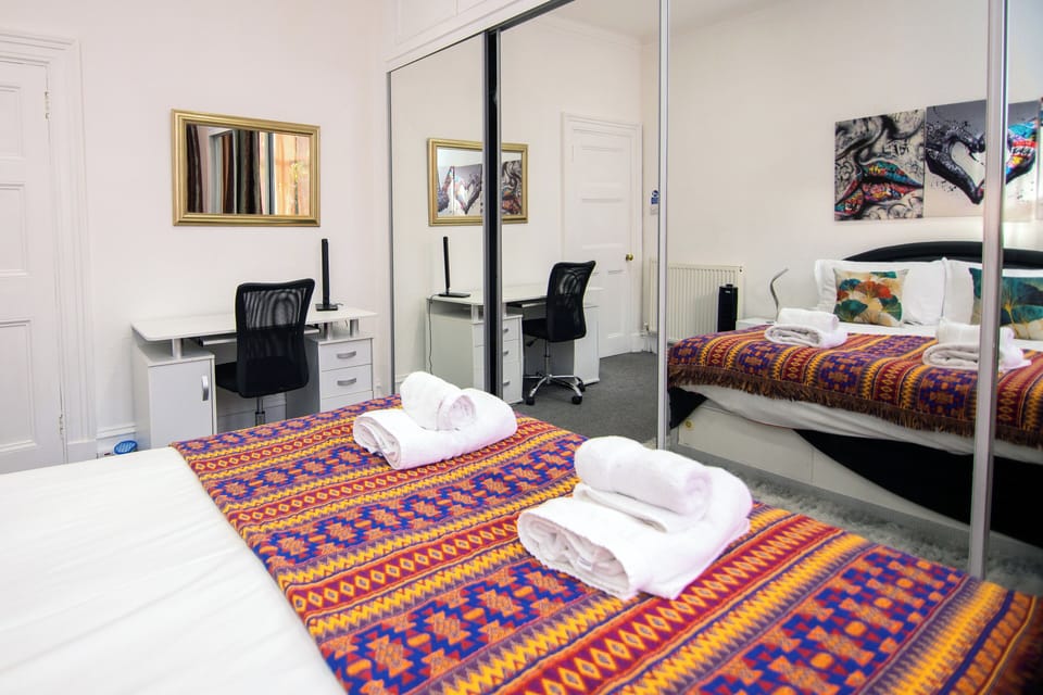 Main Bedroom with Large Bed