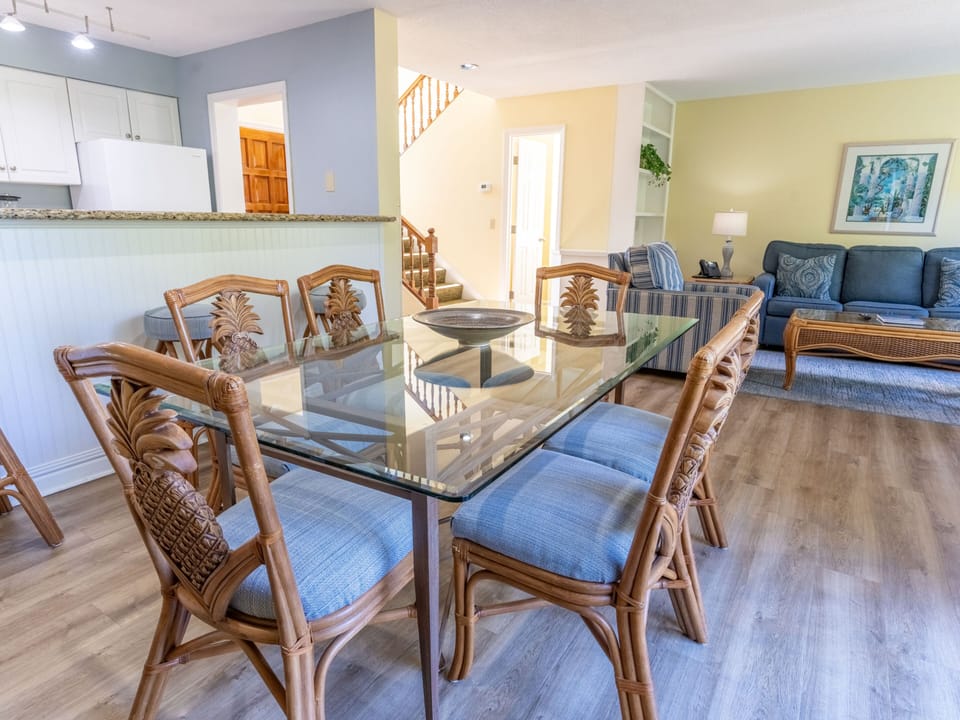 Basic Townhome | Dining room