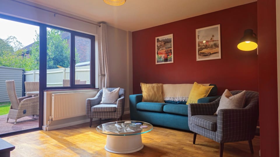 Premium House, Ensuite, Garden View (3 bed 1 bath house) | Lounge