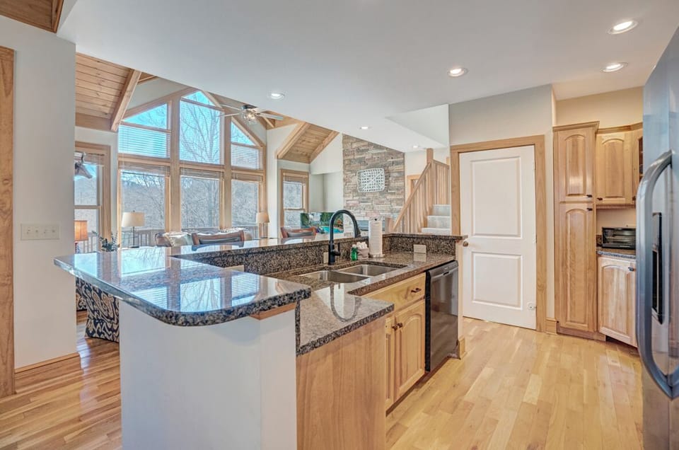 Kitchen--- Granite Countertops