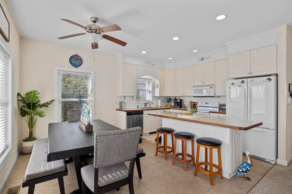 Dining Area/Kitchen