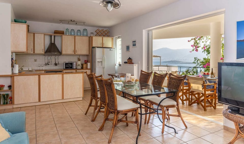 Fully equipped kitchen