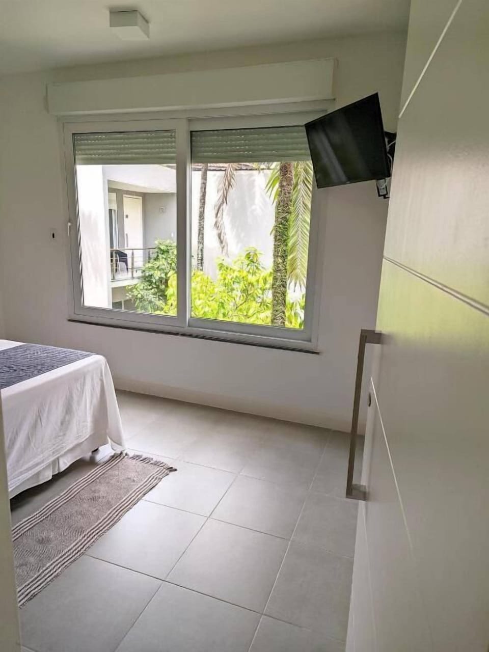Family Room | Minibar, in-room safe, desk, free WiFi