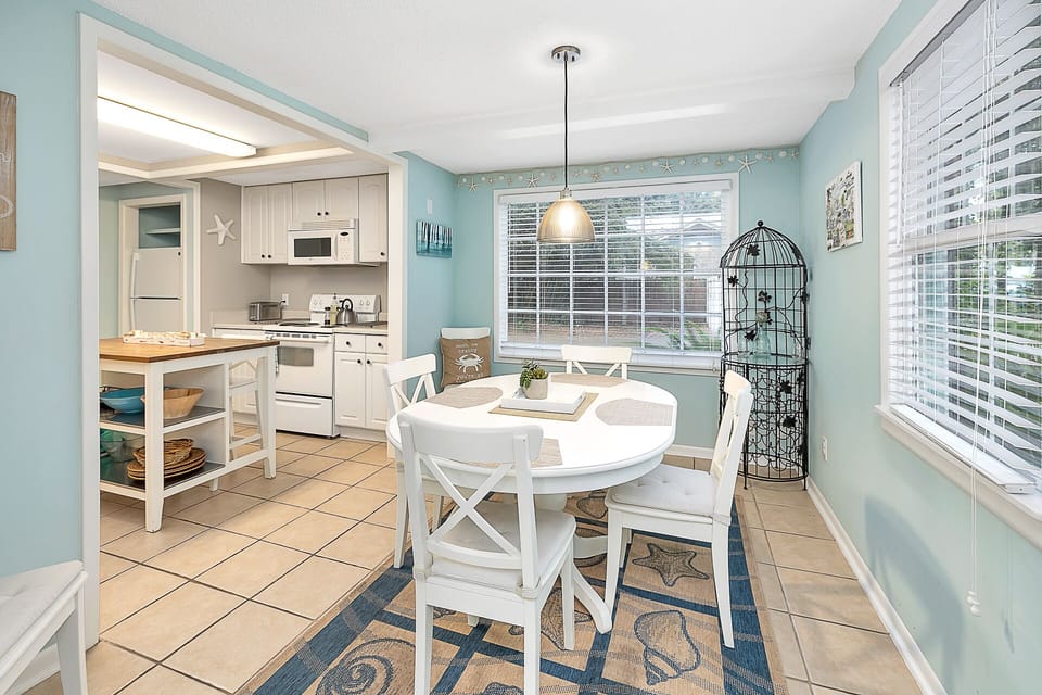 Kitchen table that comfortably seats 6