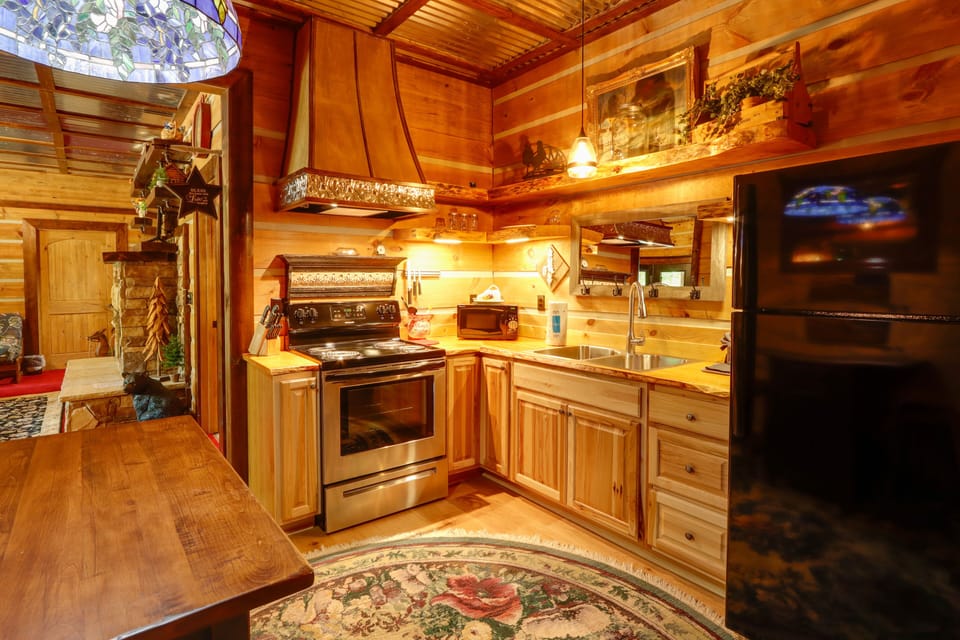 Kitchen | Knife Set | Lower Floor