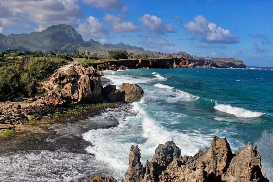 Mahauleupu Hiking Trail Short Distance from Condo