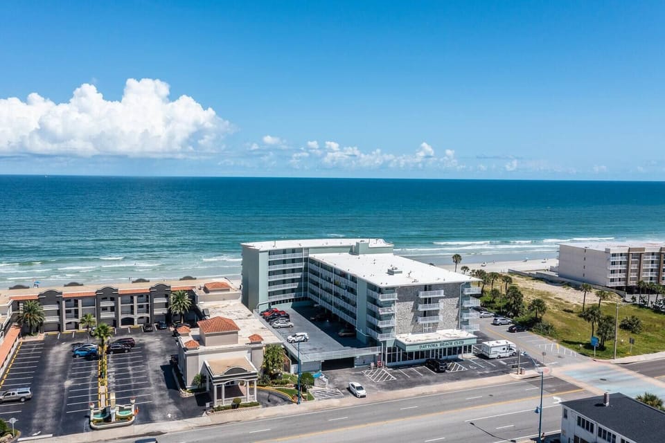 Daytona Beach Club is located close to everything Daytona has to offer.