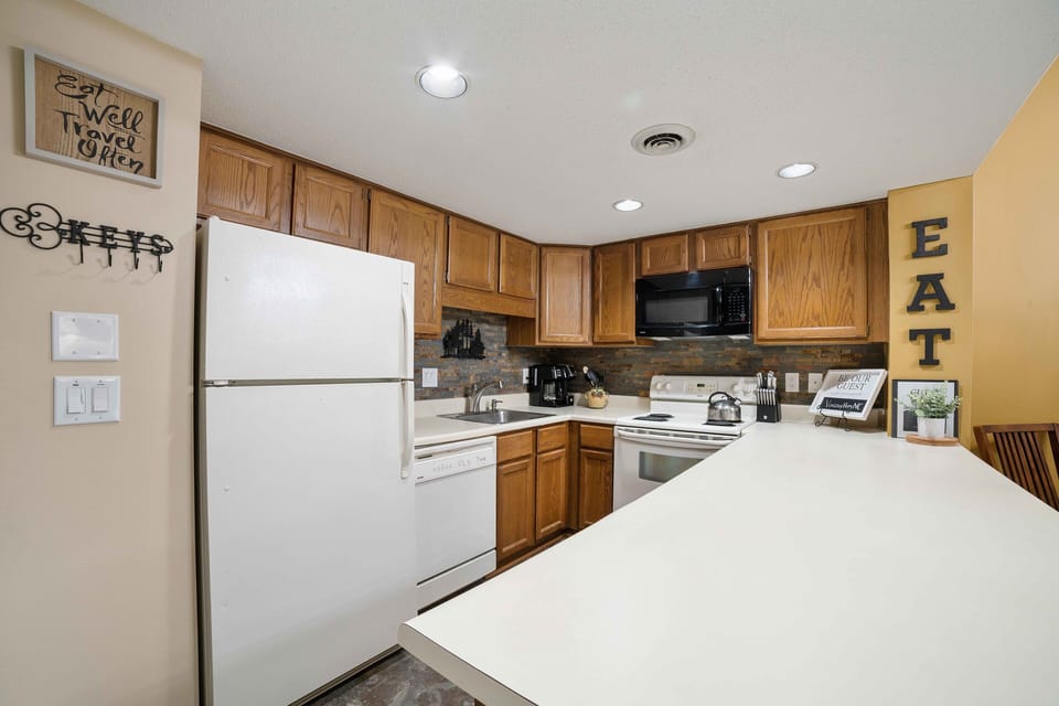 Kitchen with Bar Counter