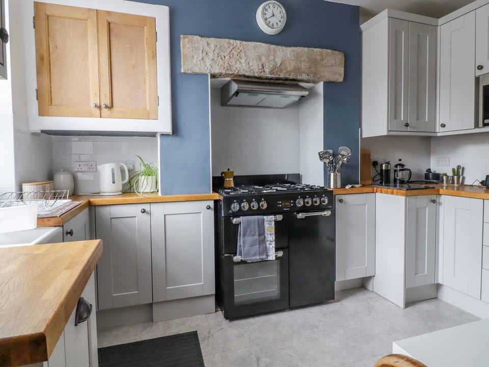 Fridge, dishwasher, electric kettle, toaster