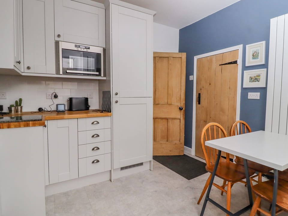 Fridge, dishwasher, electric kettle, toaster
