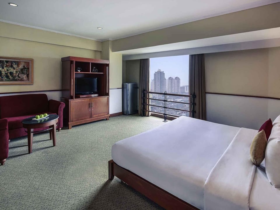 Minibar, in-room safe, desk, soundproofing