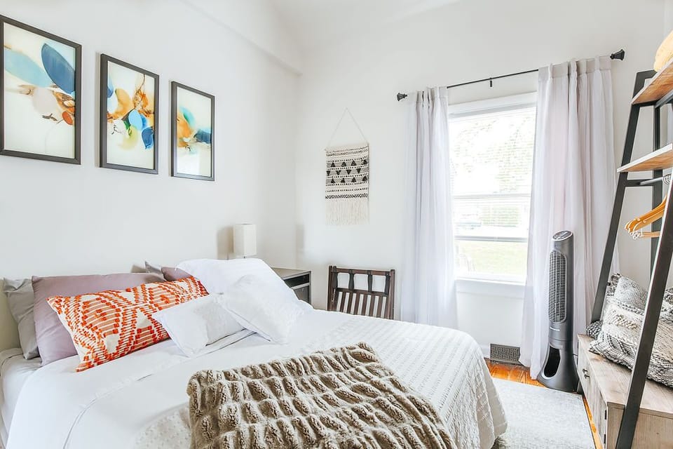 Comfortable bedding and high ceiling