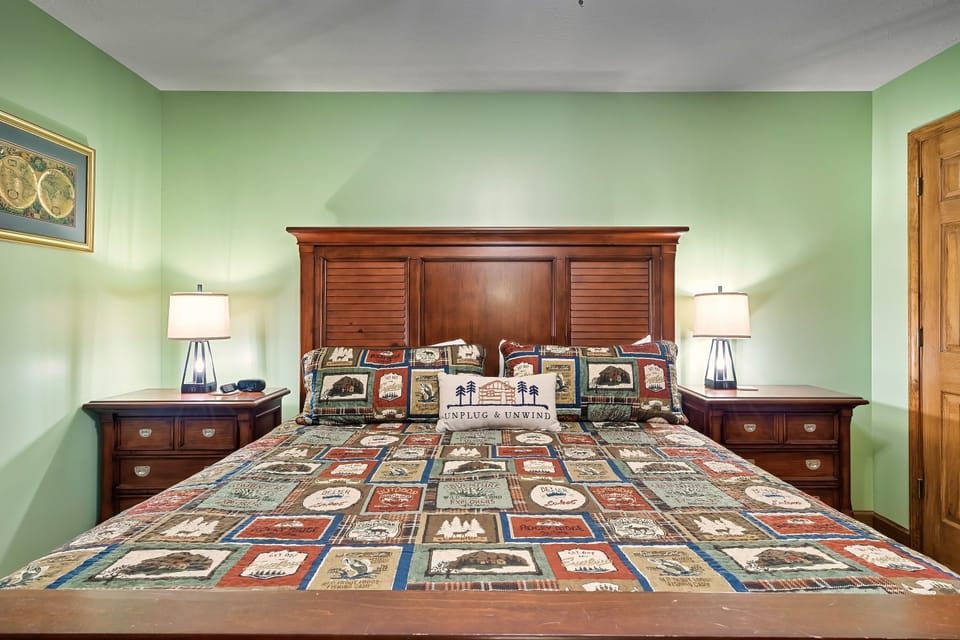 King size master bed. Fully reclining and adjustable for comfort.