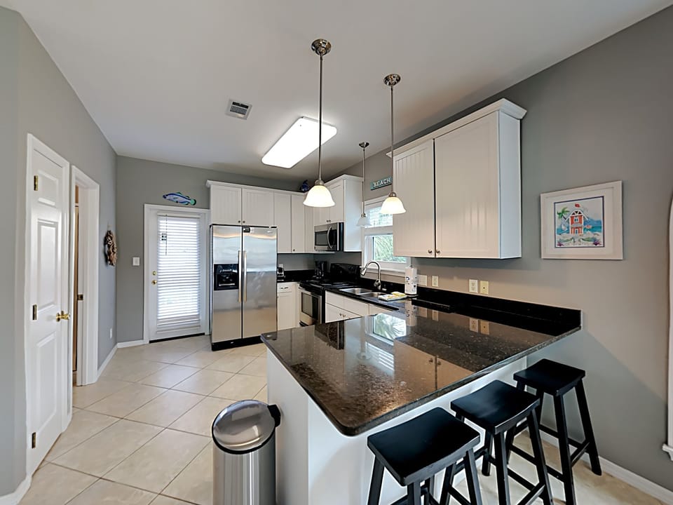 House, Multiple Beds, Balcony, Ocean View | Private kitchen | Fridge, microwave, oven, stovetop