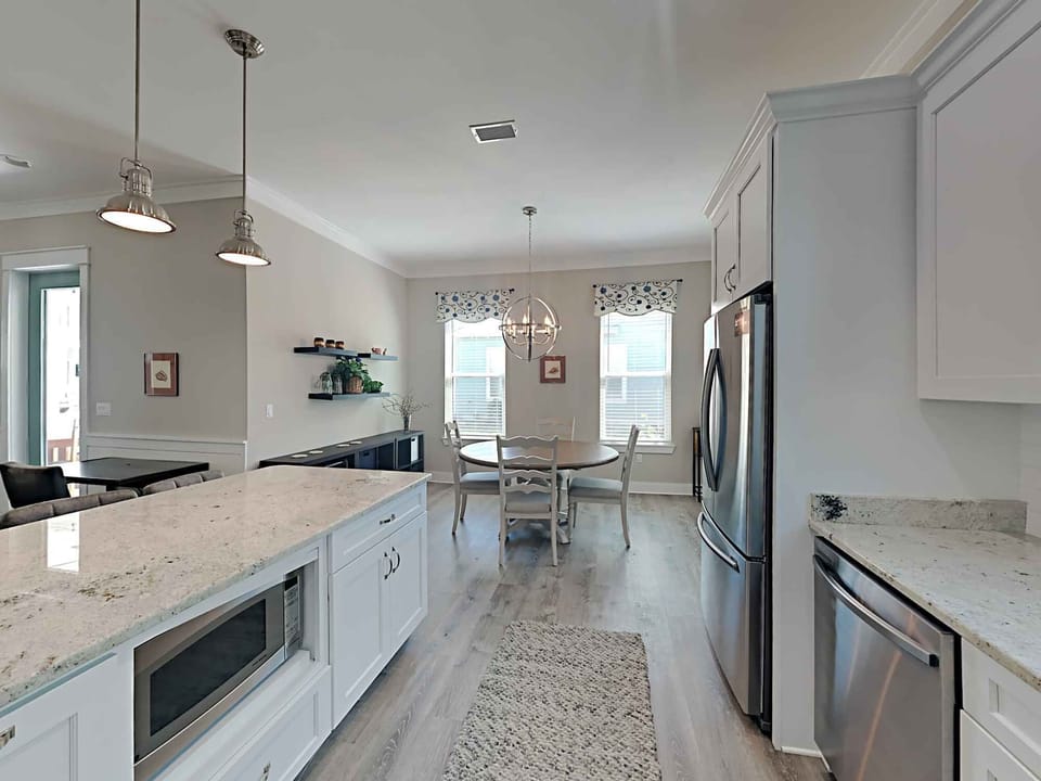 House, Multiple Beds, Kitchen | Private kitchen | Fridge, microwave, oven, stovetop