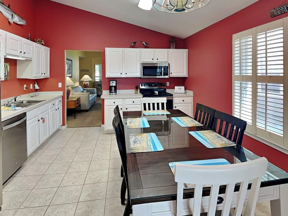House, Multiple Beds, Kitchen, Garden View | Private kitchen | Fridge, microwave, oven, dishwasher