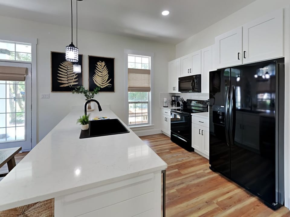 House, Multiple Beds, Kitchen, Garden View | Private kitchen | Fridge, microwave, oven, stovetop